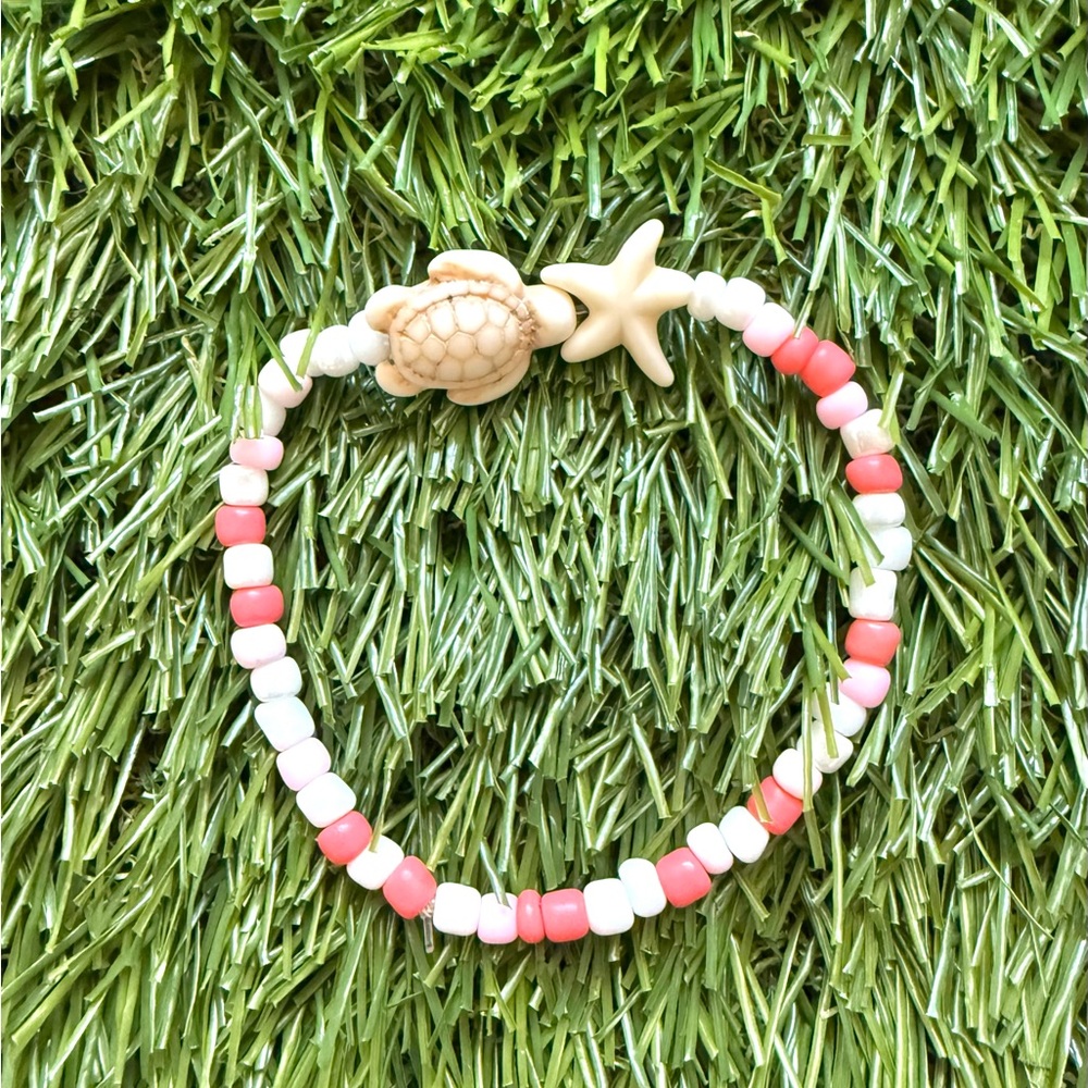 Beaded Bracelet with Turtle and Starfish - Pink and Cream